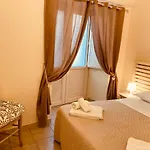 Affittacamere Dimore Di - Il Vico 4*