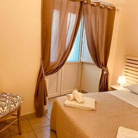 Guest house Dimore Di - Il Vico 4*