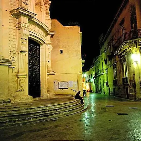 Dimore Di - Il Vico بيت ضيافة ليتشي